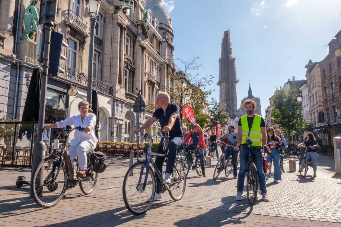 PVDA promotes corona taxes with bicycle tours: 12 ‘Millionaires route … (Antwerp)