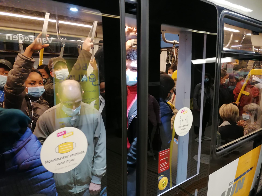 Passengers packed up in tram to Groenplaats due to strike (Linkeroever)