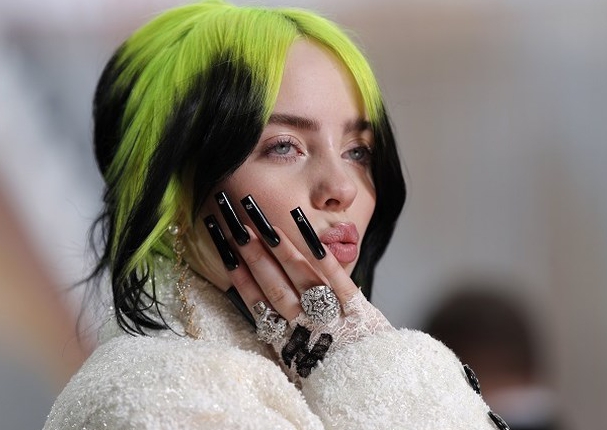 Billie Eilish geeft bodyshamers subtiel lik op stuk Gazet van Antwerpen Mobile