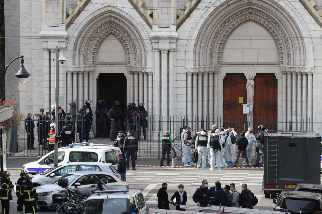 Three dead in a knife attack in the basilica of Nice, woman was …