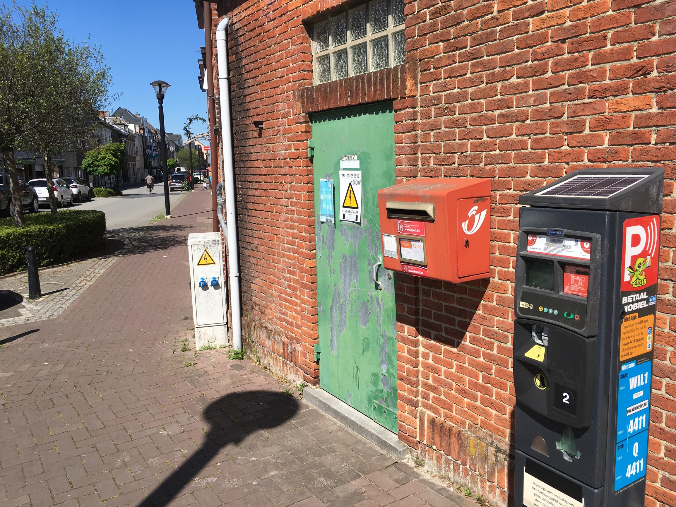 Einde van postbussensaga: brievenbus na strijd van twee jaar verplaatst | van Antwerpen Mobile