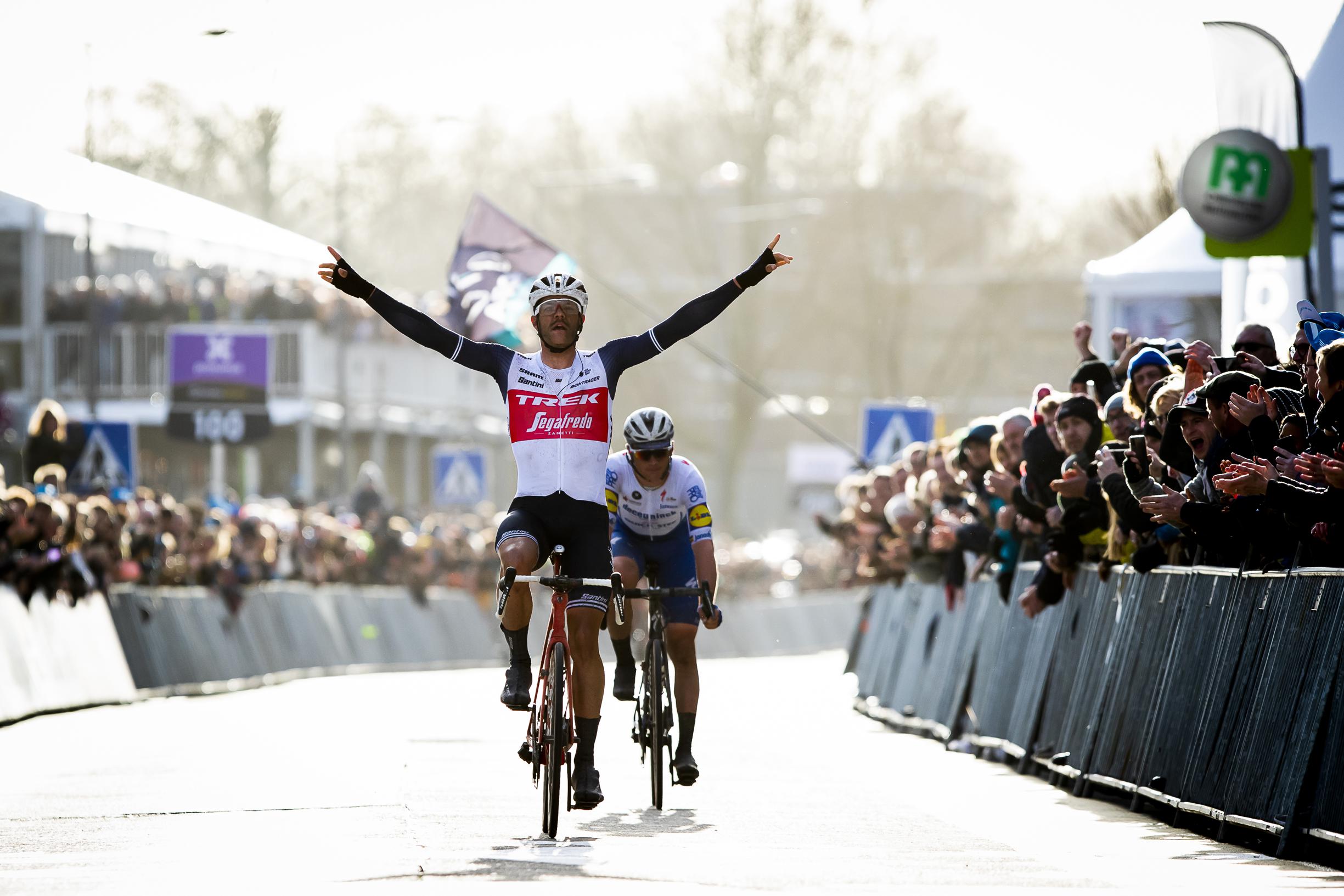 Ronde Van Vlaanderen Weert Ook Dit Jaar Publiek Kijk Thuis Gazet Van Antwerpen Mobile