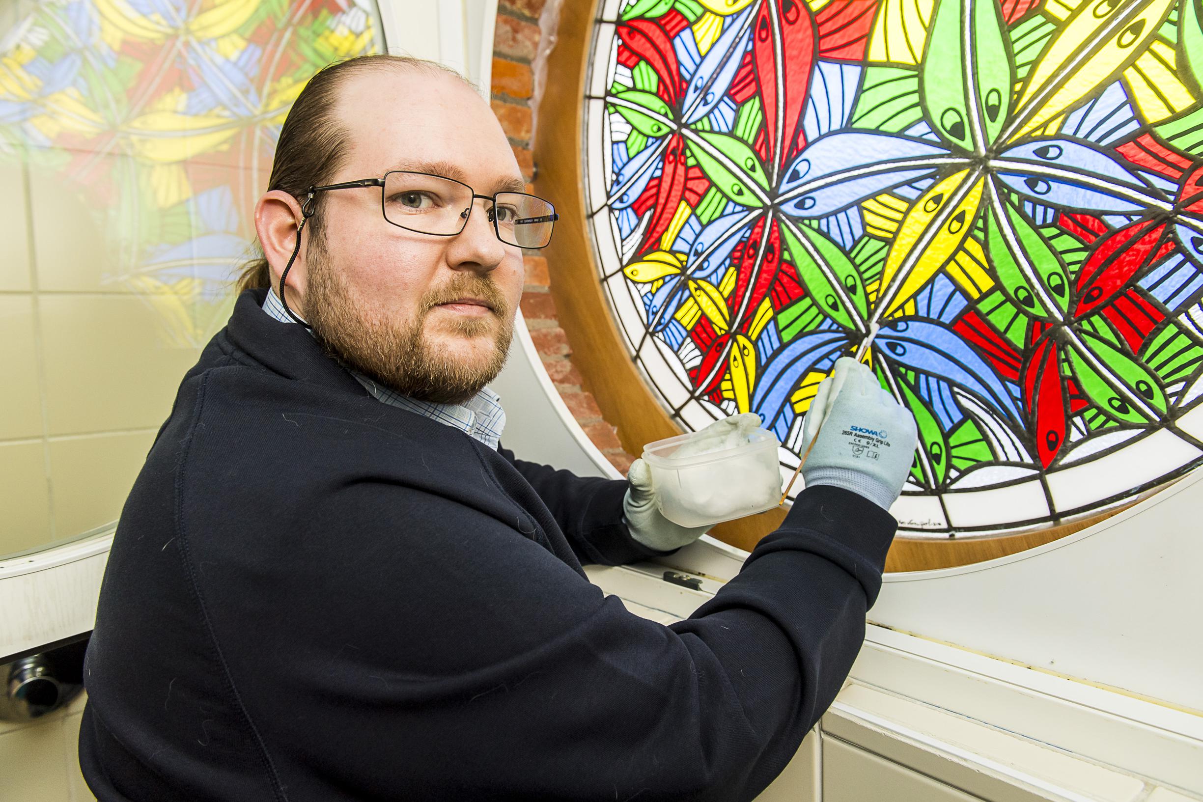Weigeren Perforeren Waarnemen Van Hoogstraten tot het Paleis op de Meir: de kleurrijke kunst van 't Glas  Werckhuys (Deurne) | Gazet van Antwerpen Mobile