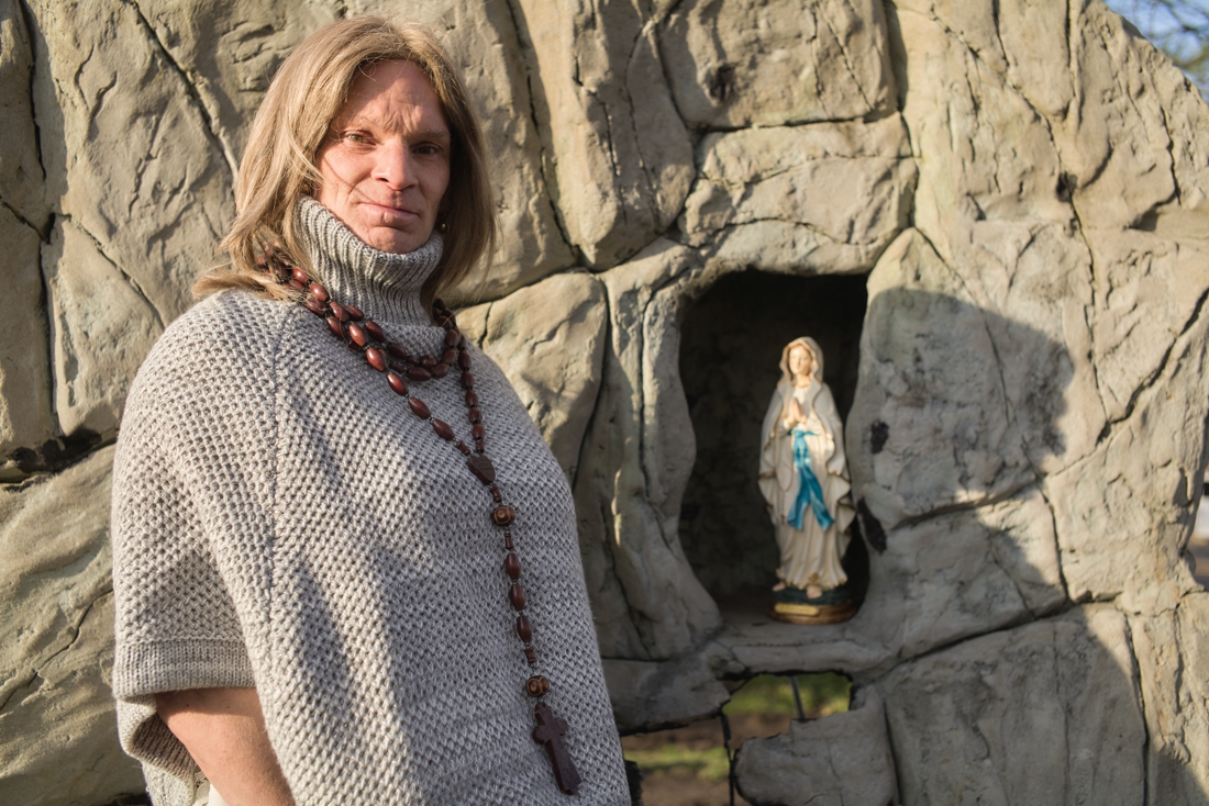 Transvrouw mag niet in klooster: “Toch beschouw ik me als zuster Eefje”