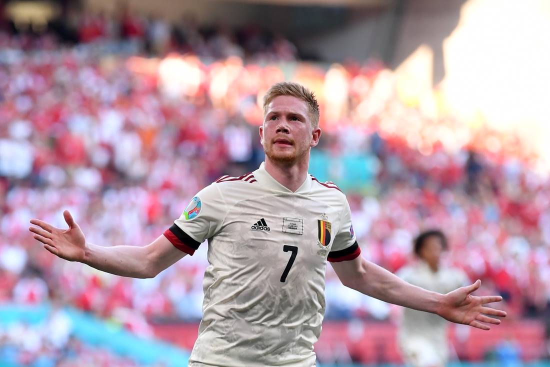Sublieme De Bruyne loodst Rode Duivels naar comeback tegen ...
