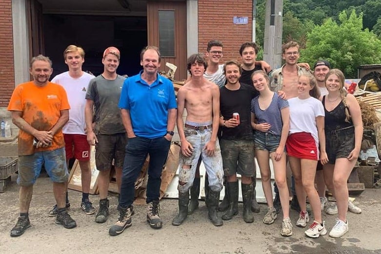 Leidingsploeg jongverkenners besluit kamp met opruimwerk in Pepinster: “Onze scouting spirit kwam plots bovendrijven”