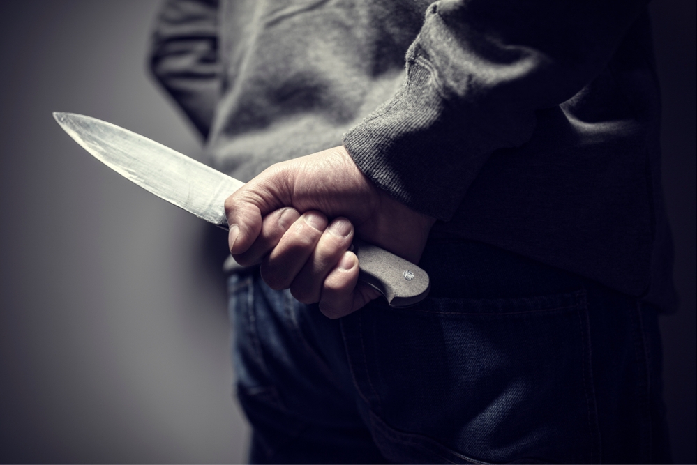 Man (23) stabs girlfriend nine months pregnant, baby o…