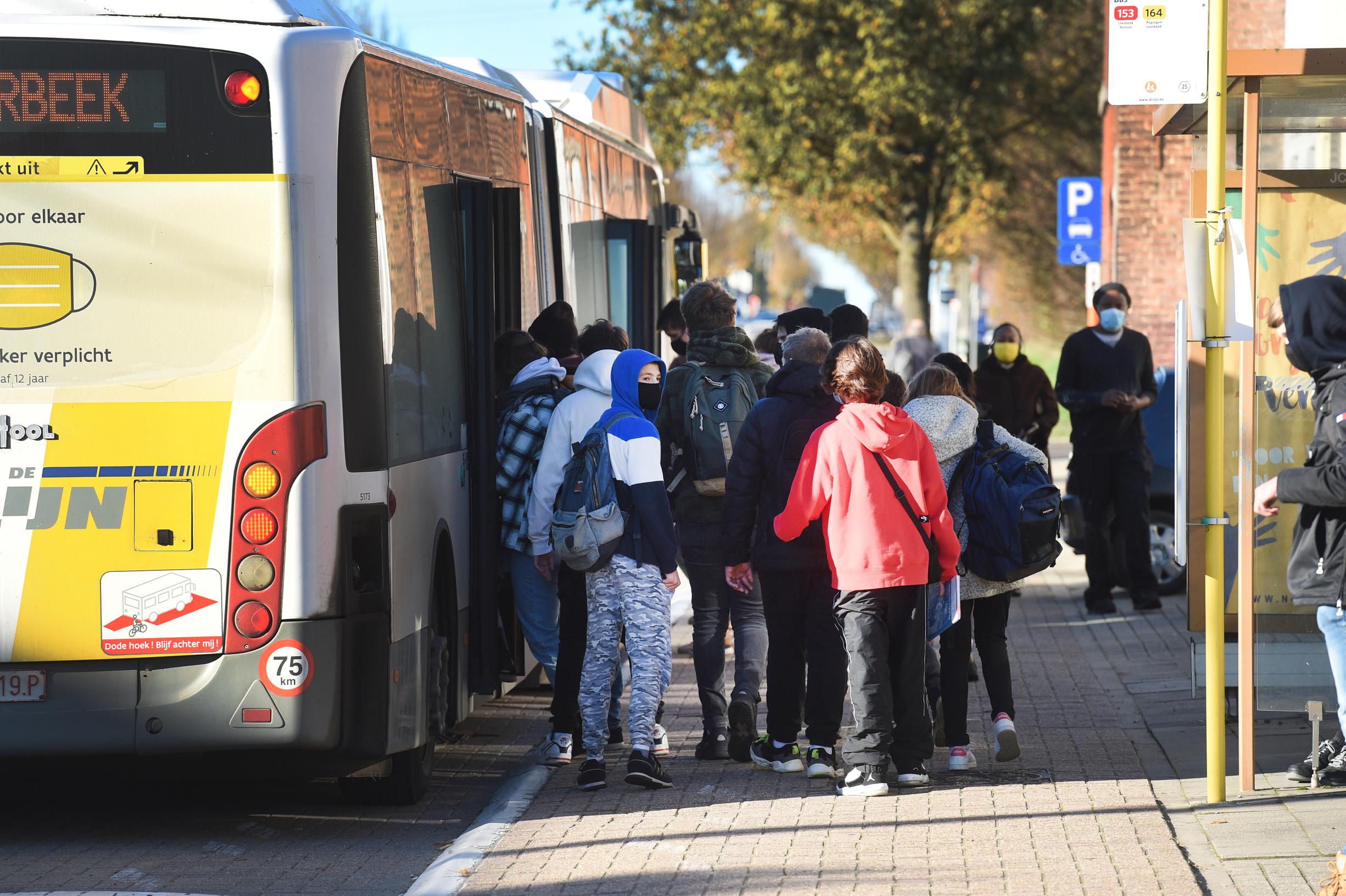 De krijgt versterking van privébussen vanaf september | van Antwerpen Mobile