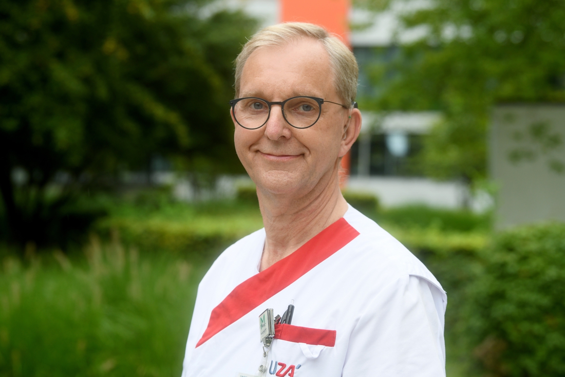 UZA zoekt tweehonderd slechthorenden om impact op hun leven in kaart te brengen: “Slecht horen wordt onderschat”