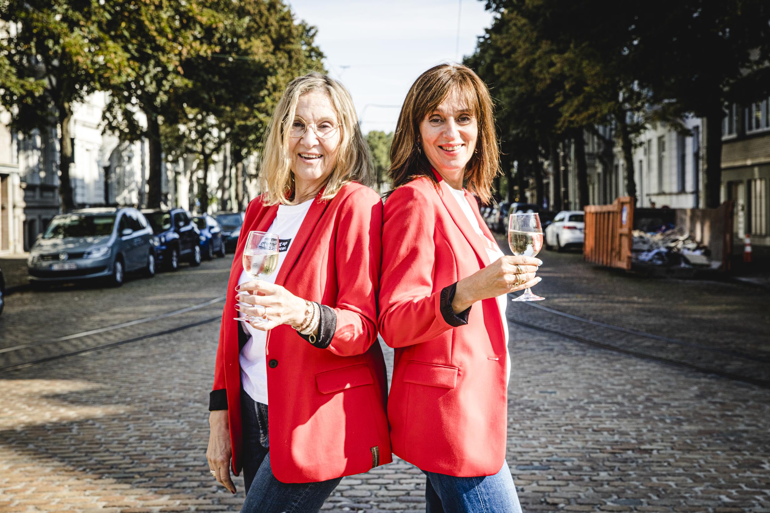 Single zijn en daten voorbij je 50ste volgens Ann Lemmens en Hélène Van Herck “Vroeger was het zielig, nu is het rock-n-roll Gazet van Antwerpen Mobile