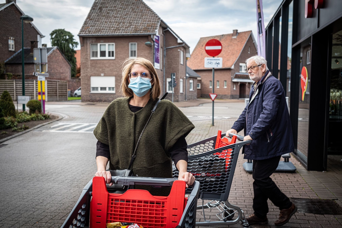 Mondmaskers, gesloten cafés en scholen. De minilockdown van het