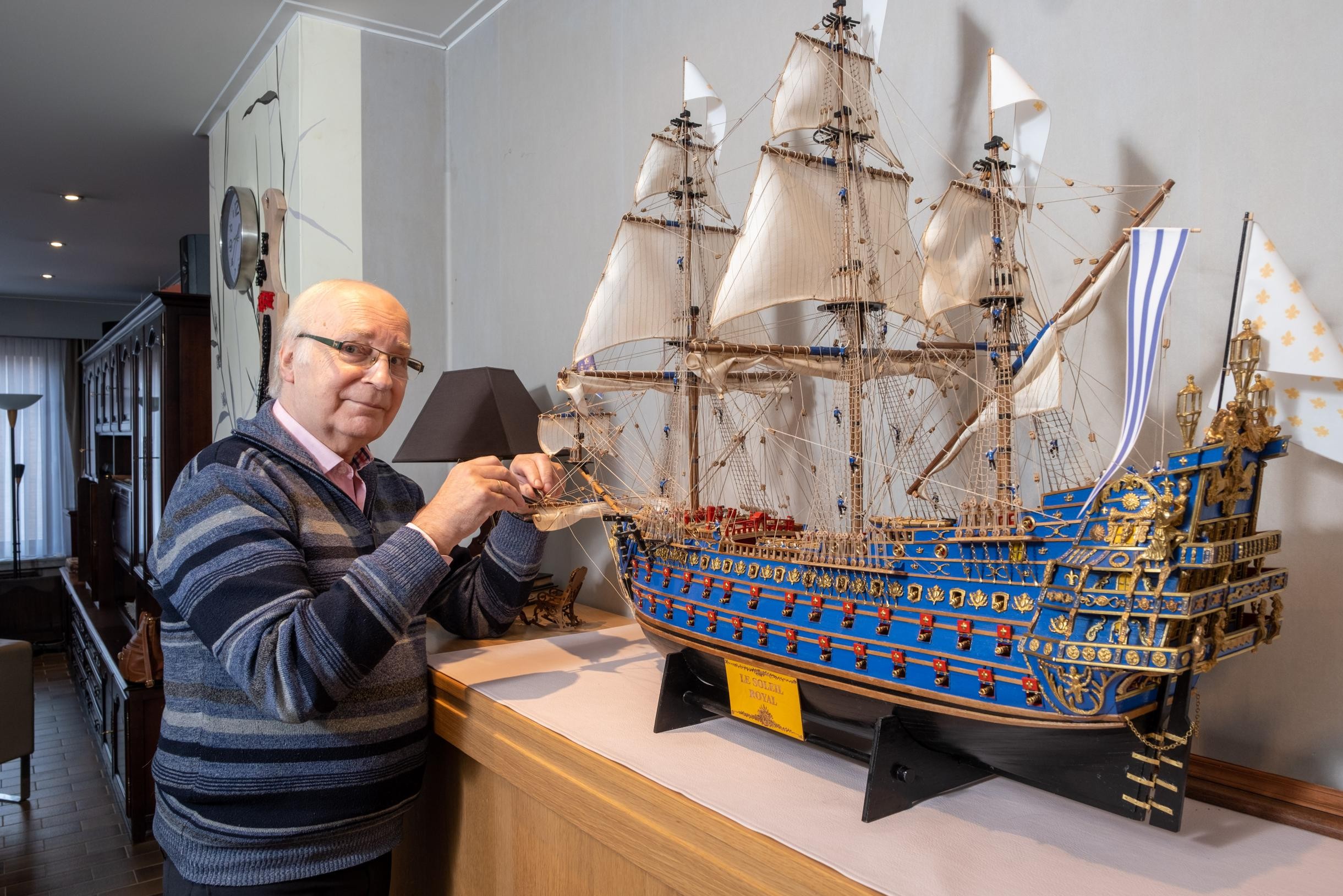 Krijt beschaving bereiden Modelbouwer Jack bouwt schip van Louis XIV na: “Fier op het resultaat, na  2,5 jaar bouwen” (Hove) | Gazet van Antwerpen Mobile
