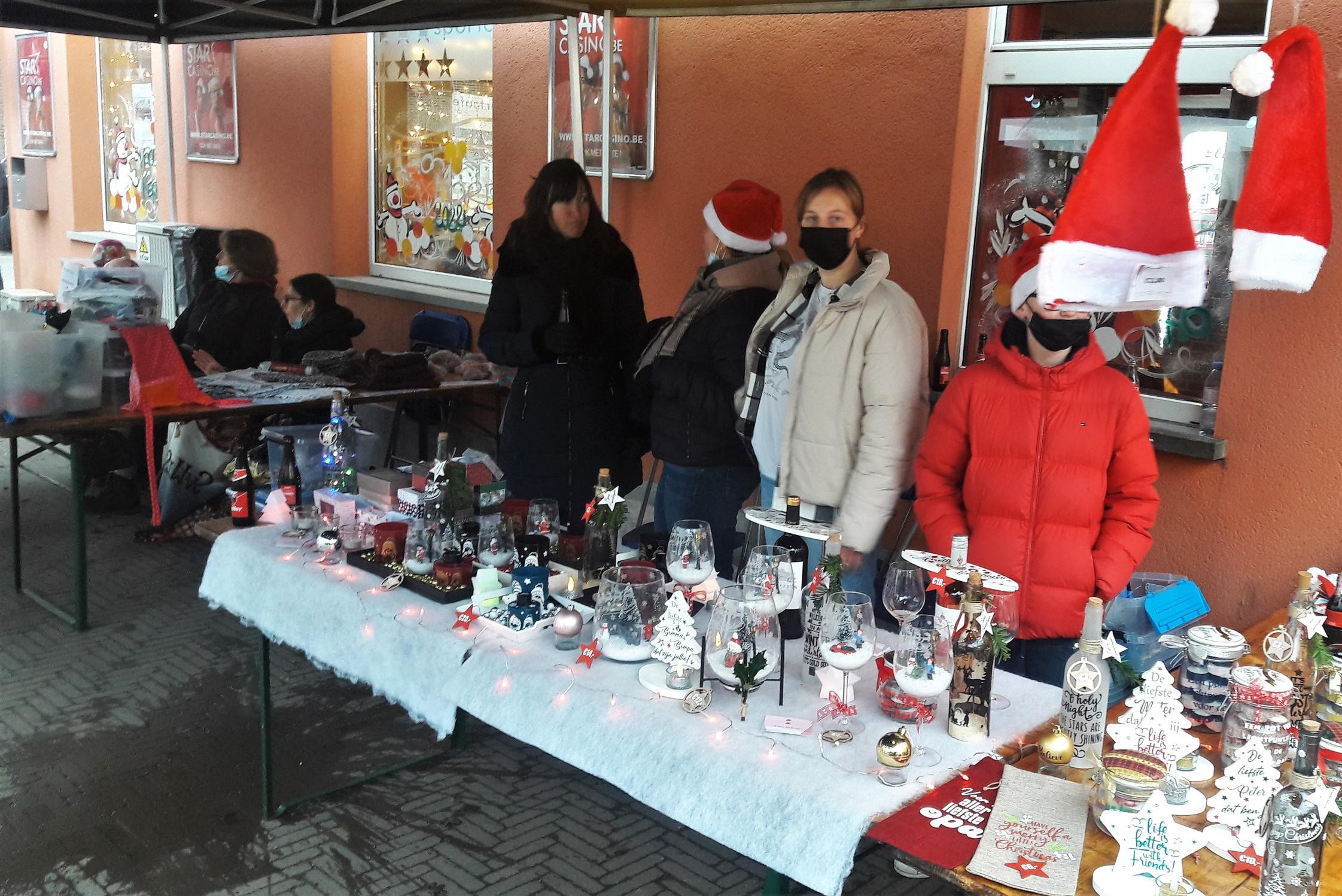 Mini-kerstmarkt aan café Oxford “Het was gezellig” (Hemiksem) Gazet van Antwerpen Mobile