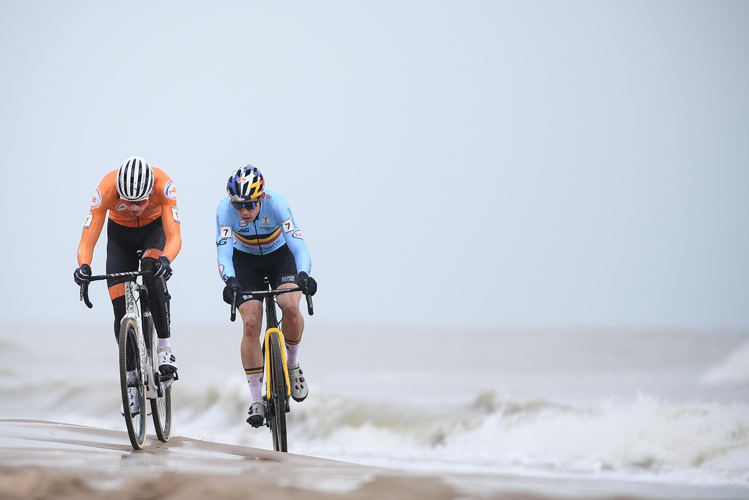 COMMENTAAR. “Eindelijk De Eerste Echte Clash Tussen Van Aert En Van Der ...