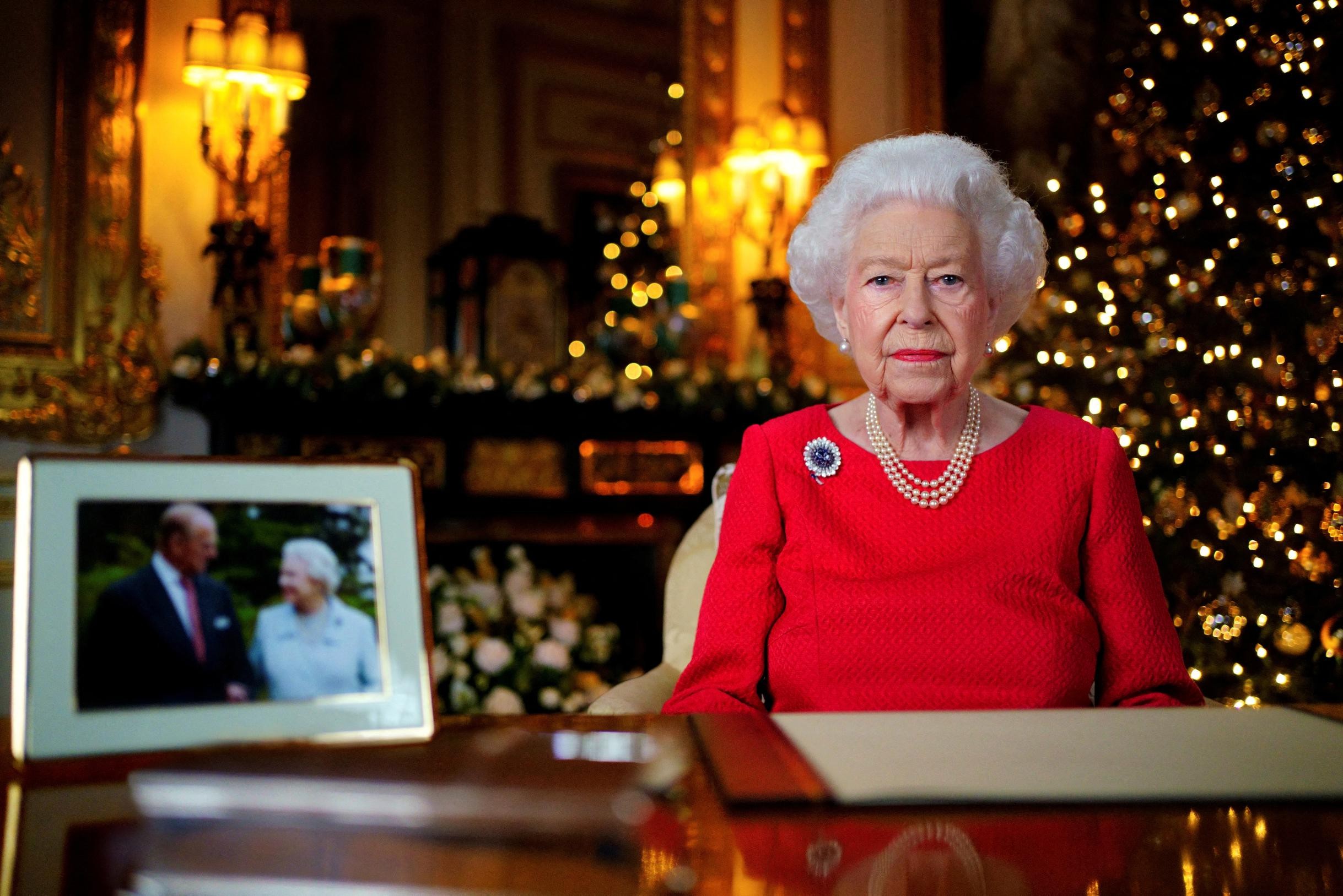 The Queen honors deceased man in annual Christmas speech: “All these years I have been my mainstay”