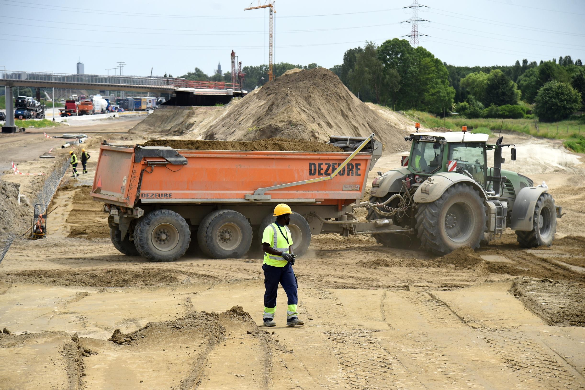 Oosterweelwerf gets going again: will a remediation factory on site become a solution for contaminated PFOS soil?  (Antwerp)