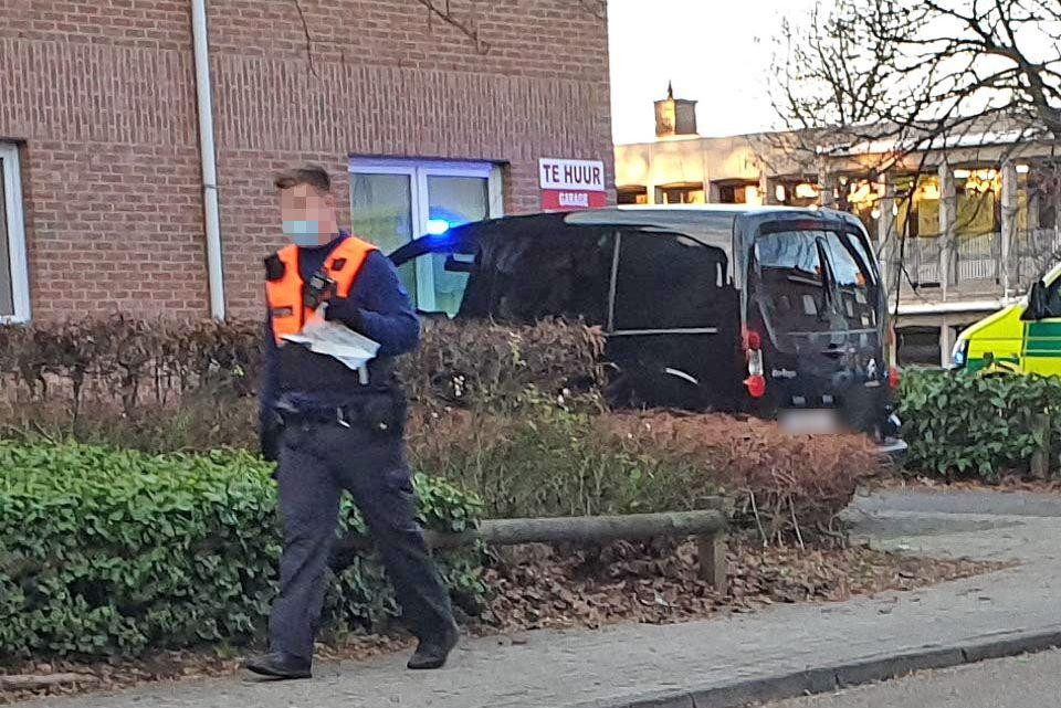 Man, Vrouw En Minderjarige Dochter Gewond Na Steekpartij Op Appartement ...