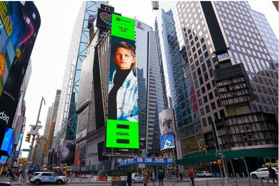 Selah Sue shines on a giant billboard in New York’s Times Square