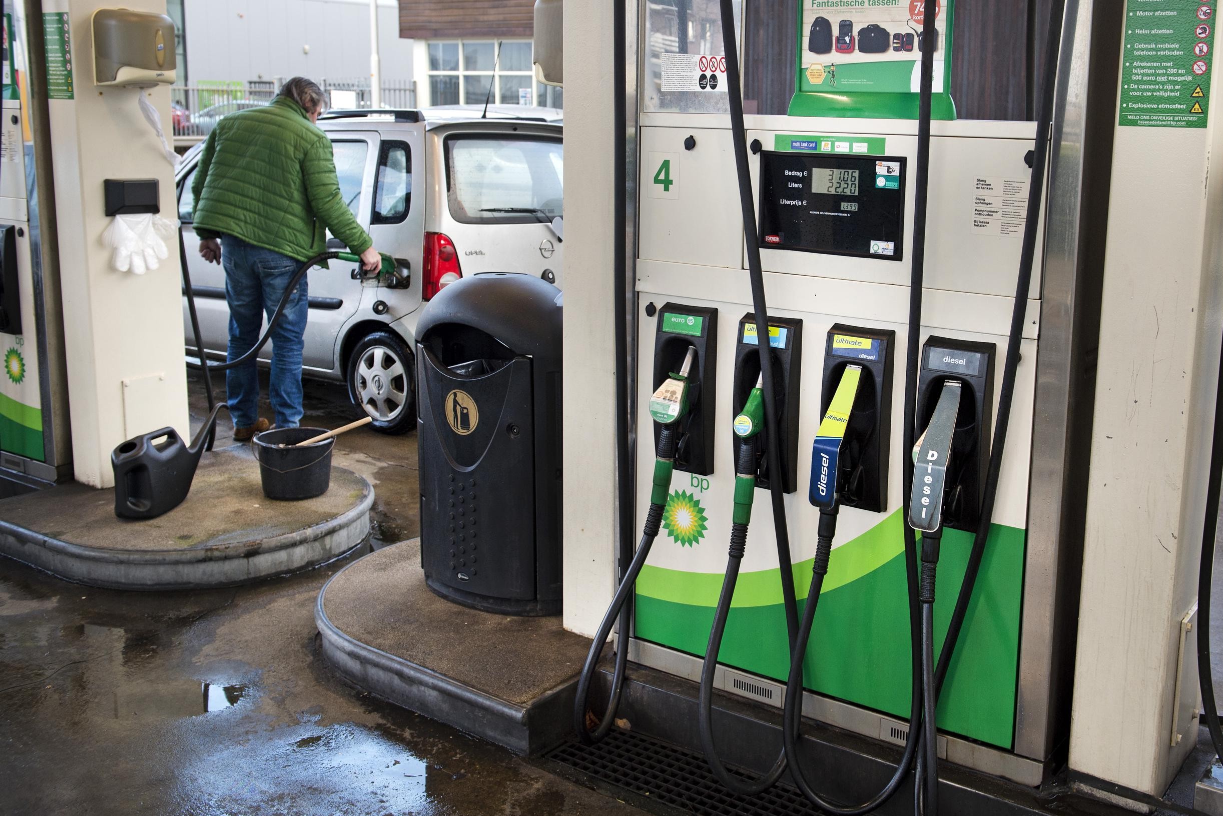Recordprijzen voor diesel en benzine “Zelfs experts durven geen