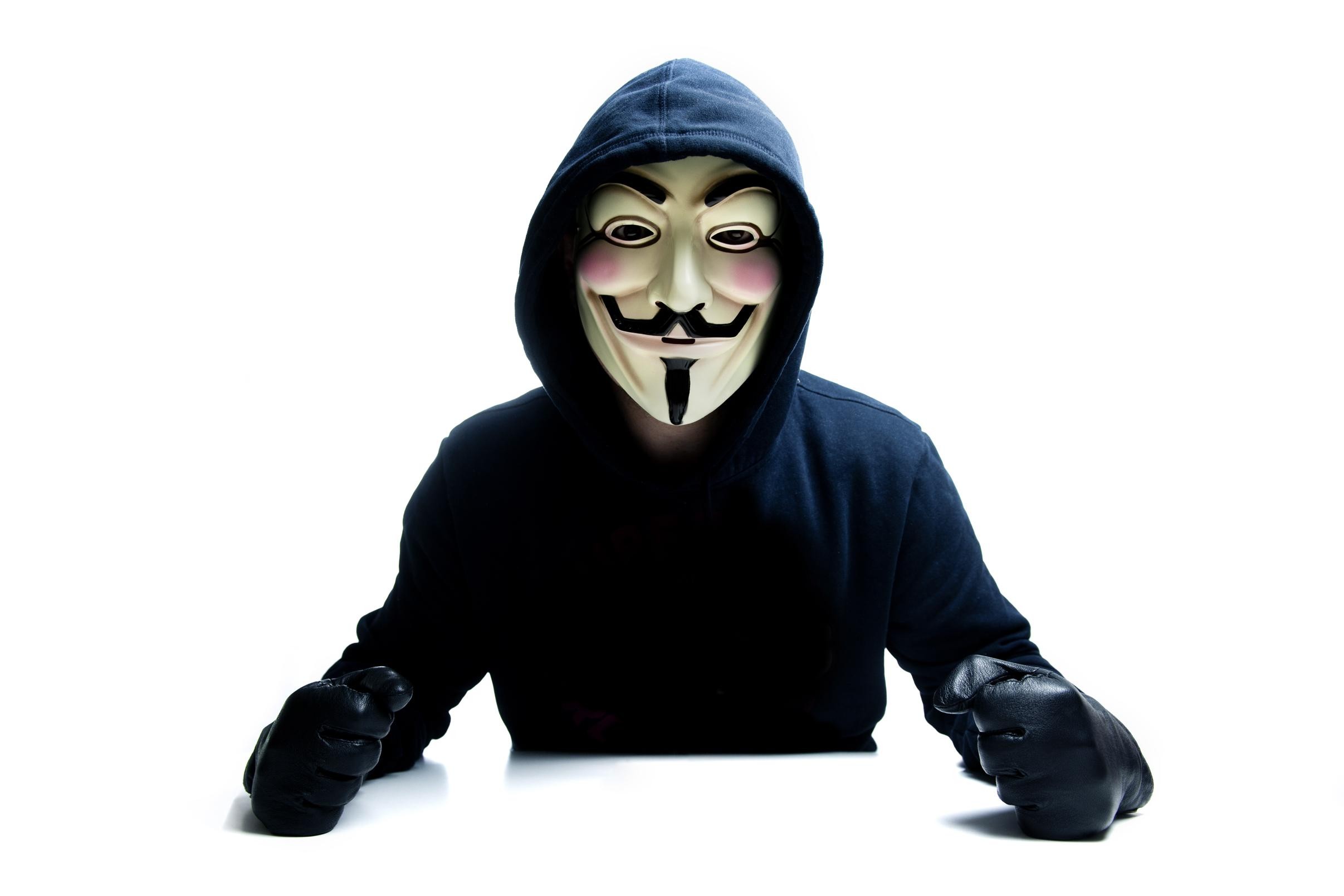 Анонимусы в полный рост