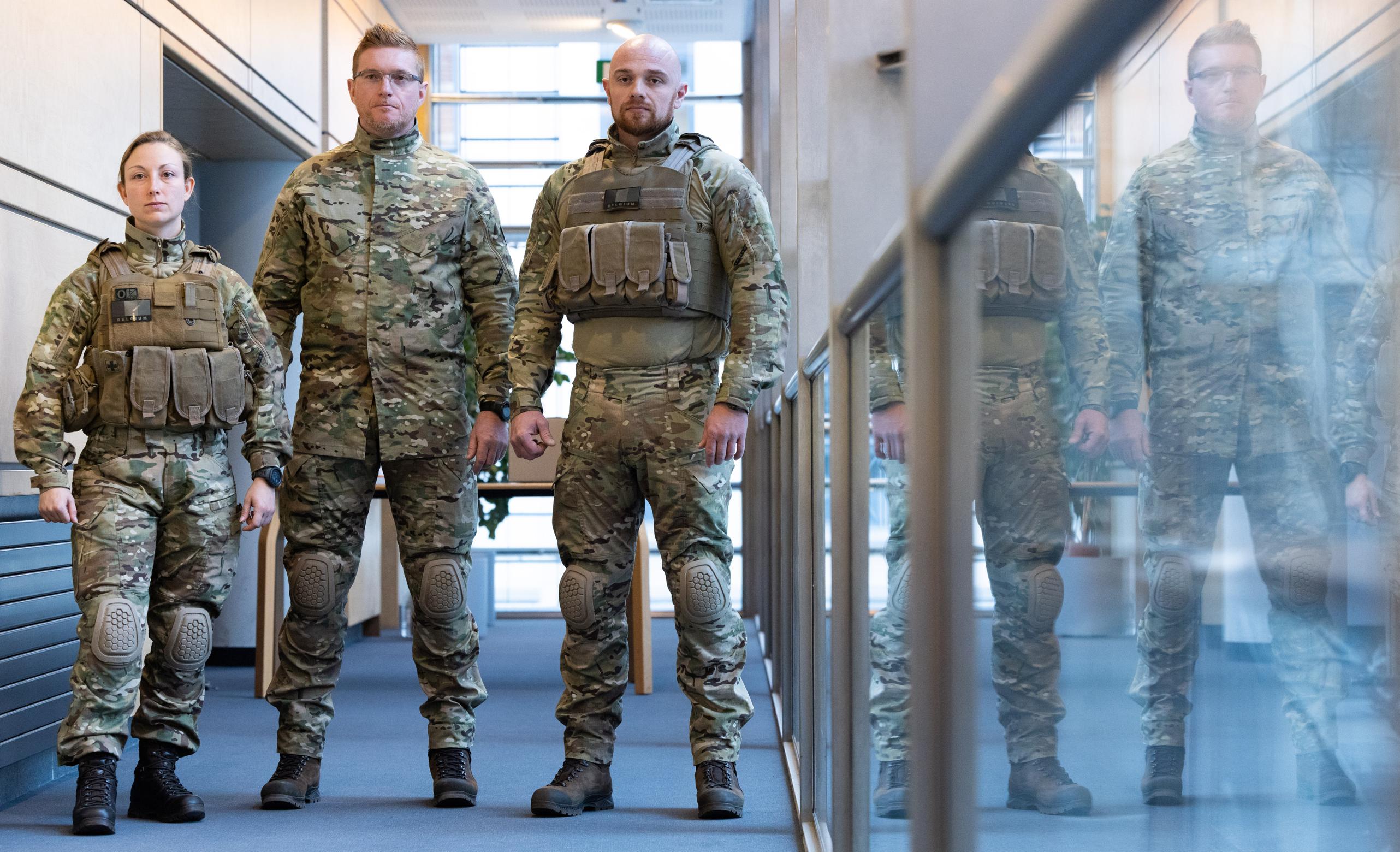 langs knal Extremisten Dit zijn de nieuwe uniformen van het Belgisch leger: “Plicht van Defensie  om comfortabel en veilig uniform aan te bieden” | Gazet van Antwerpen Mobile