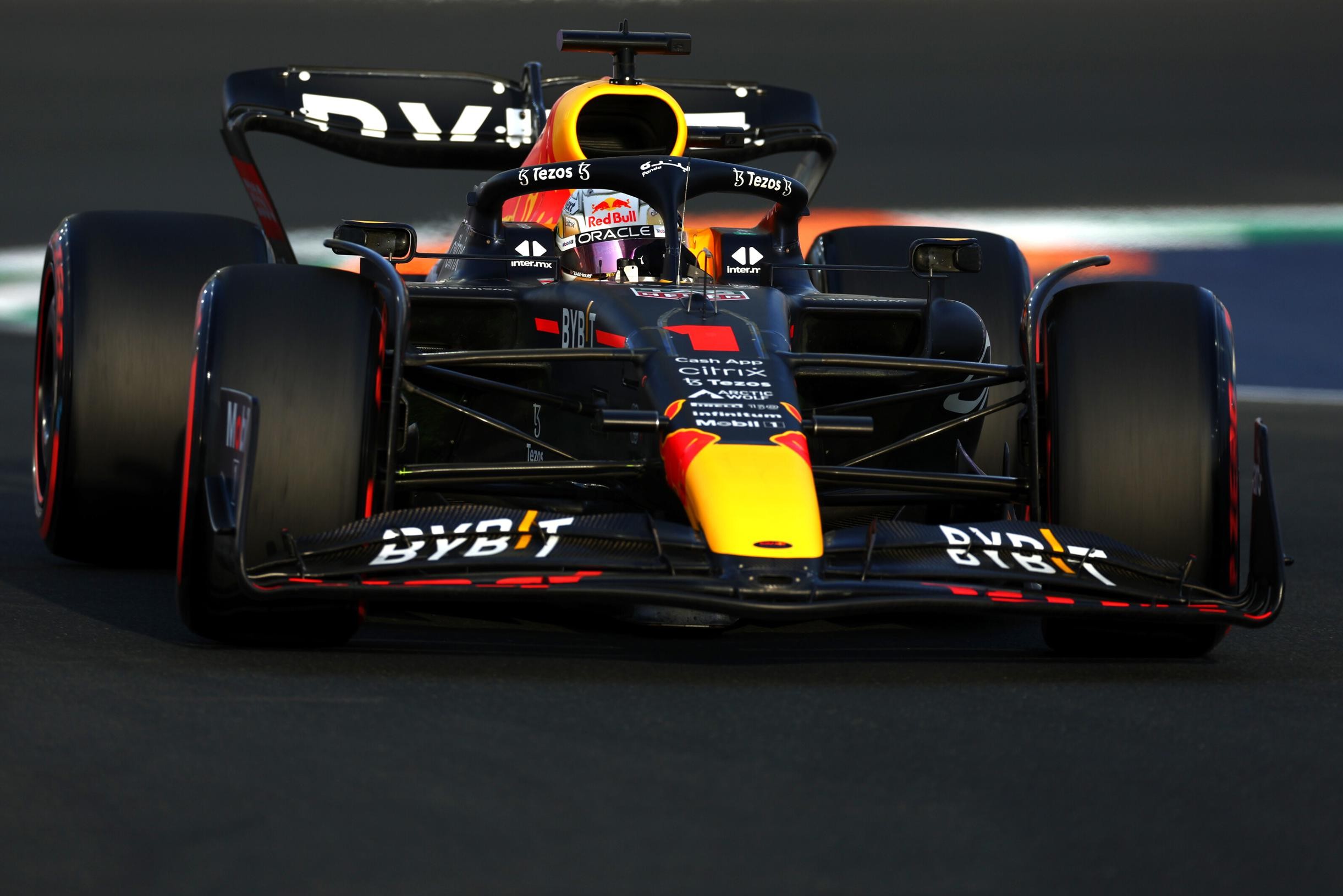 Red Bull F1-bolide is kwijt: “Verstappen vocht met een mes, Leclerc met een pistool” | Gazet van Antwerpen Mobile