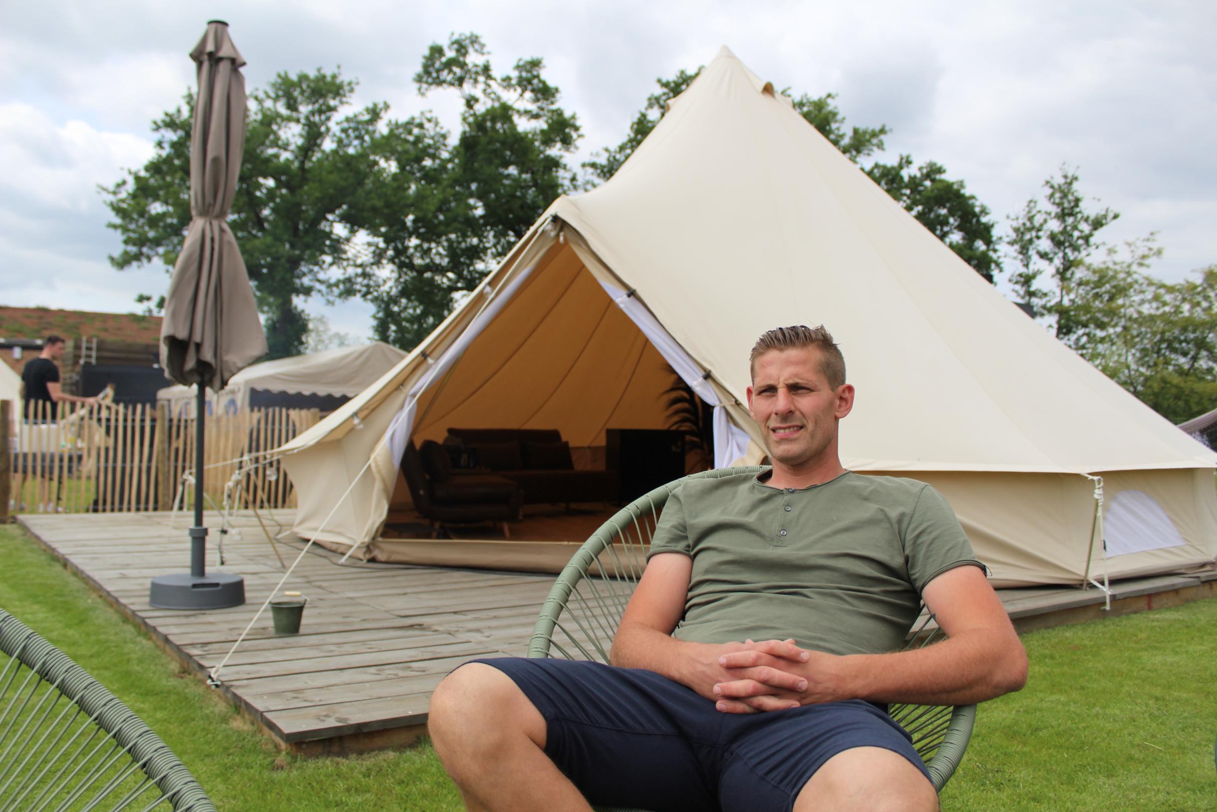 Voetballer Kevin Oris opent glamping in Geel Zelfs nog meer luxe