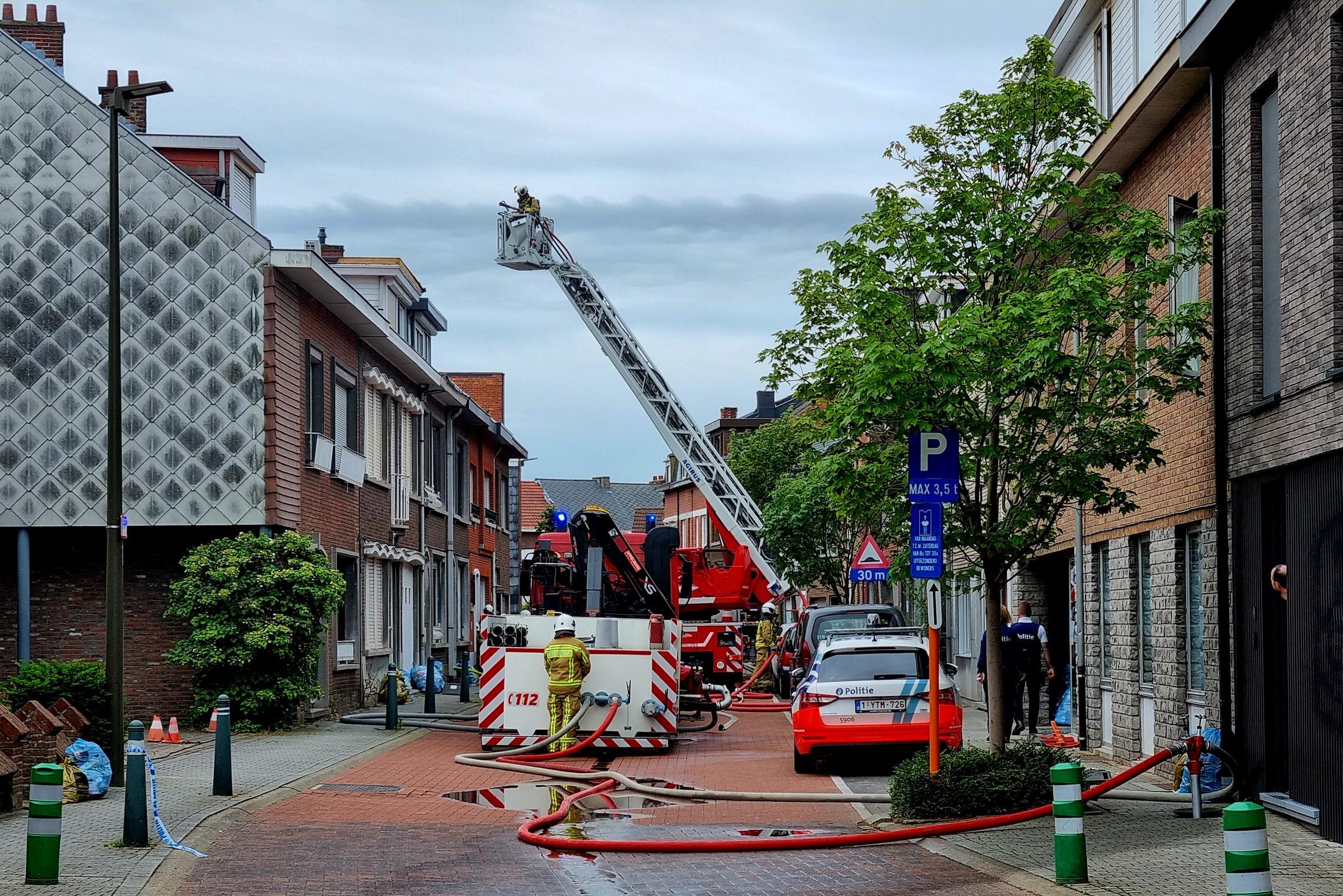 Huis Onbewoonbaar Na Uitslaande Dakbrand: “Op Het Nippertje Kunnen ...