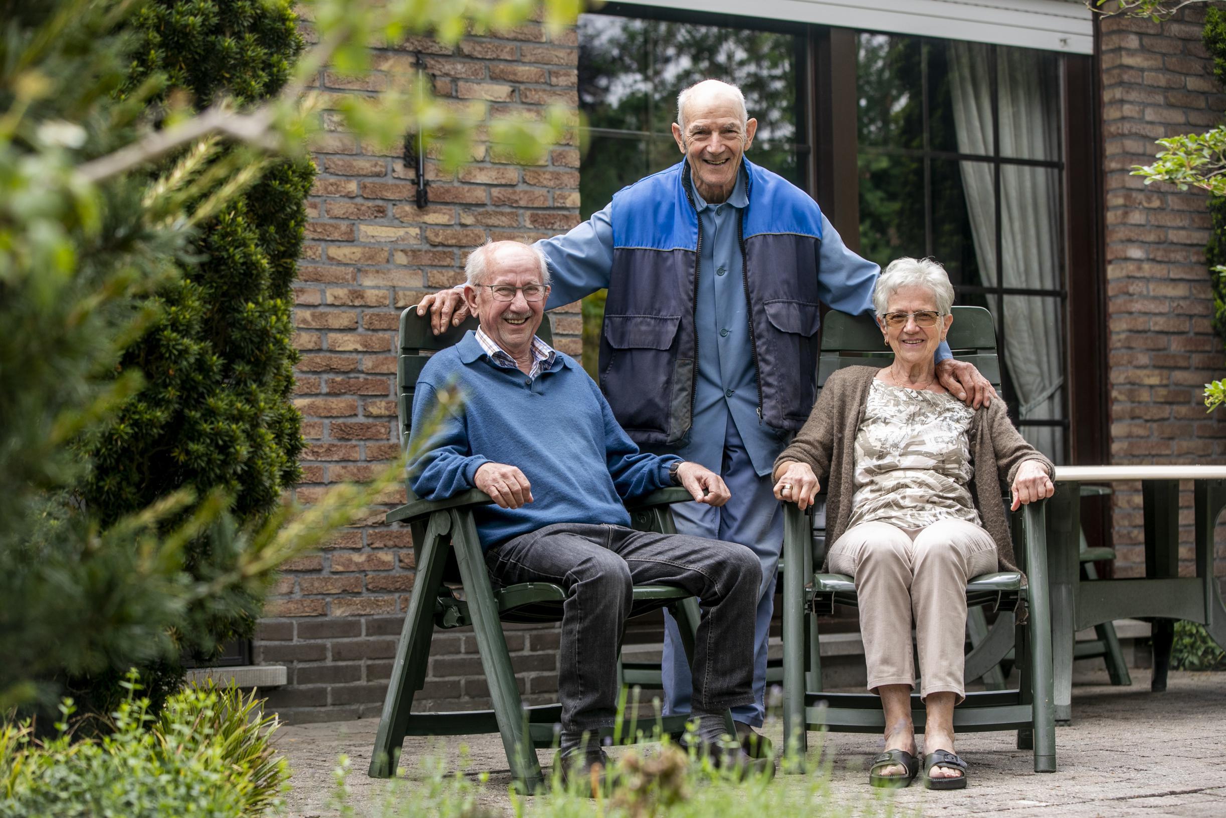 Broer Marc en zus Christiane delen al 22 jaar de zorg voor Robert (81): “We hebben er nooit spijt van gehad”