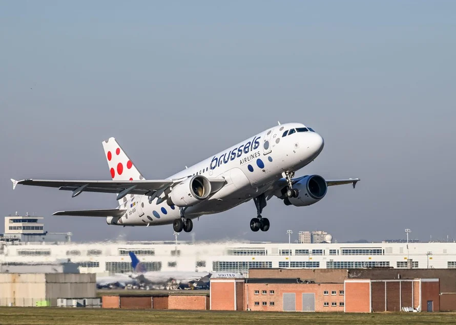 Аэропорт Брюсселя отменил все вылетающие в понедельник рейсы: «Безопасность пассажиров не может быть гарантирована»