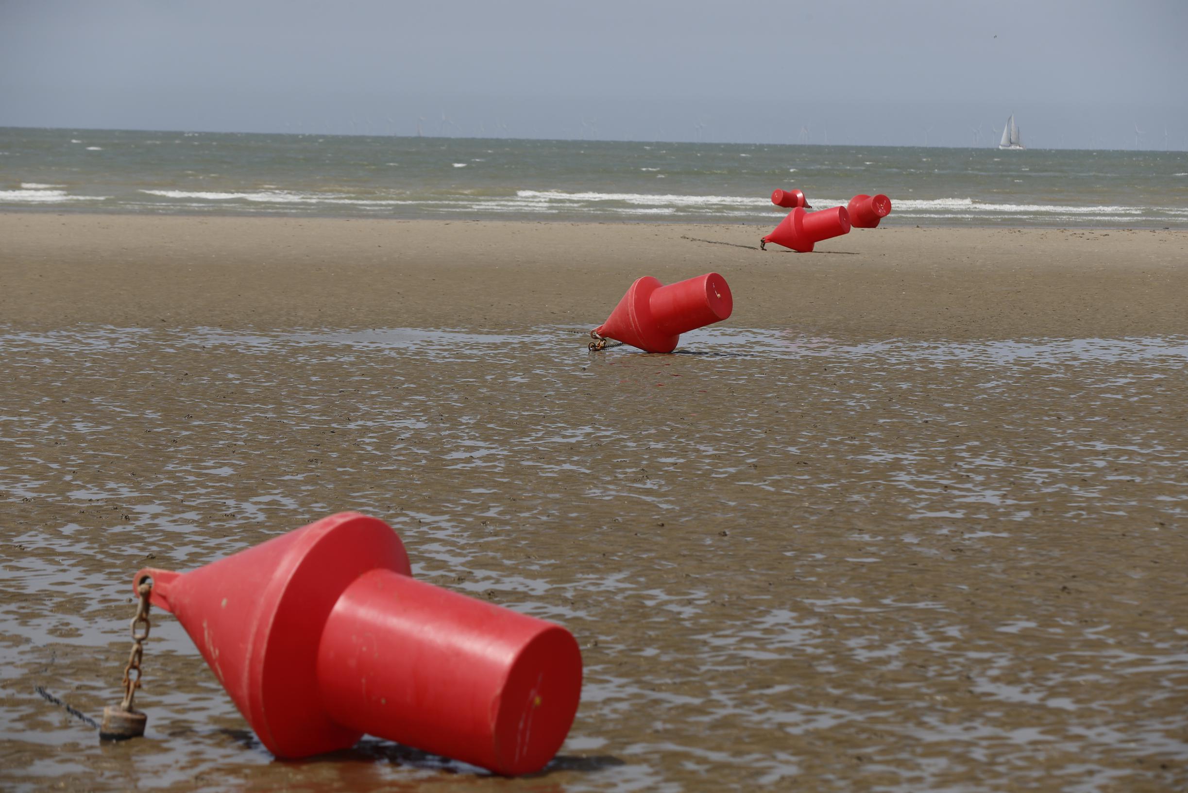 Na overlijden van twee zwemmers: hoe kan de Noordzee zo gevaarlijk zijn? “Hier heb je letterlijk geen antwoord tegen”