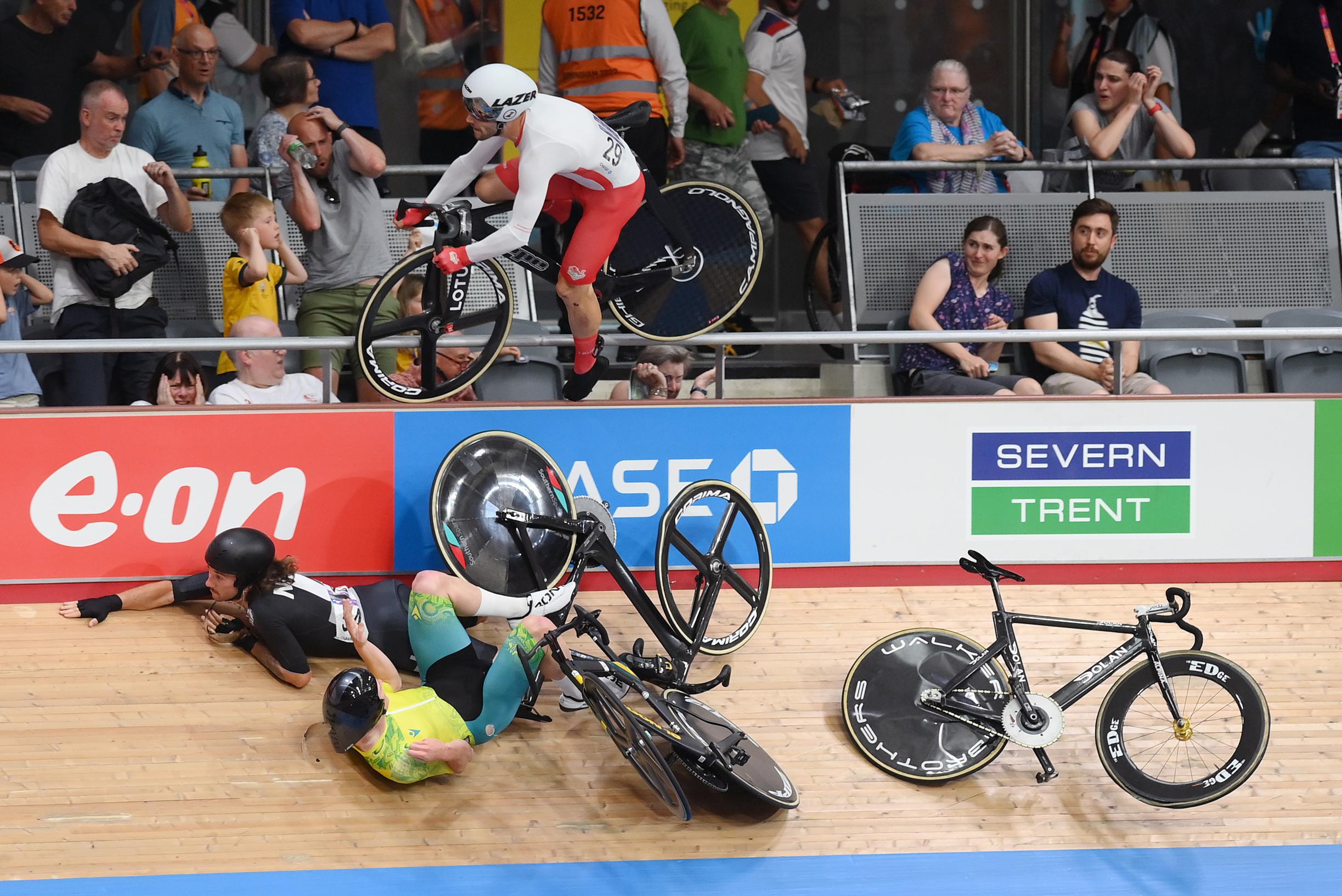 Chilling Crash At Commonwealth Games: British Track Cyclist Flies Off ...