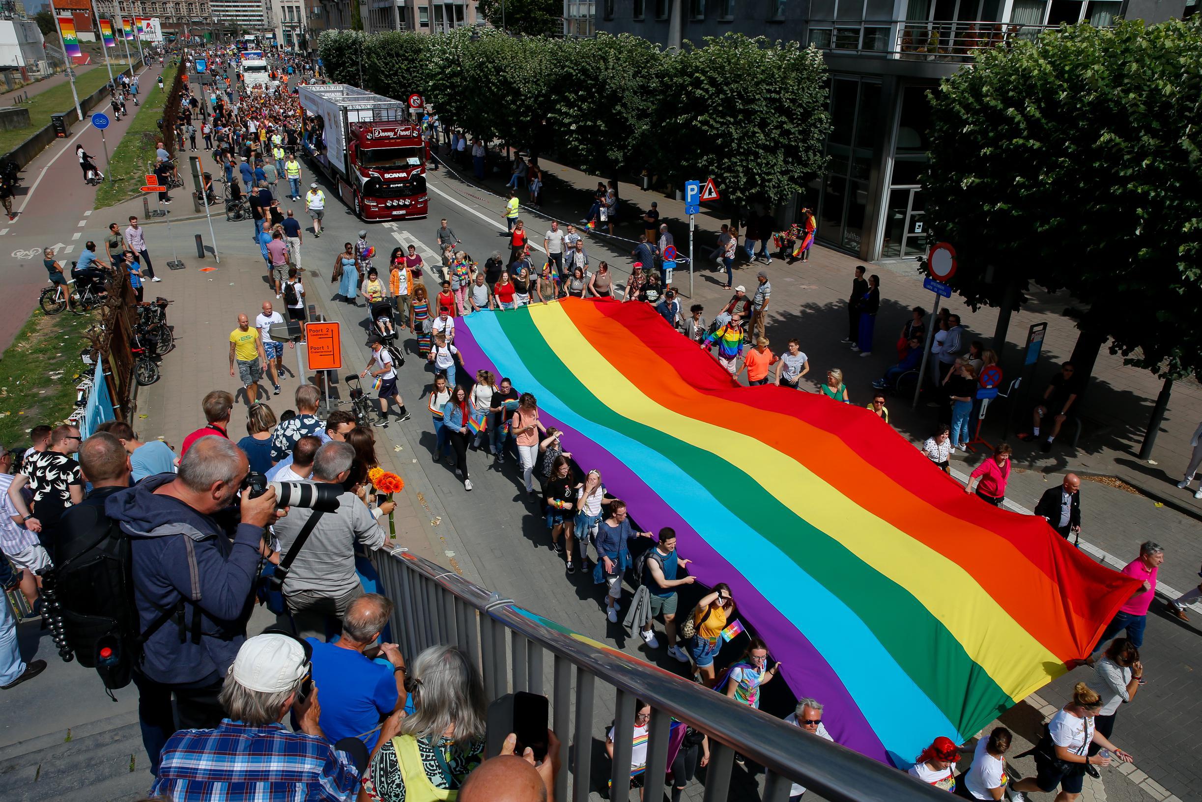 15de Editie Antwerp Pride Wordt Bloedheet Organisatie Neemt Hittemaatregelen Antwerpen