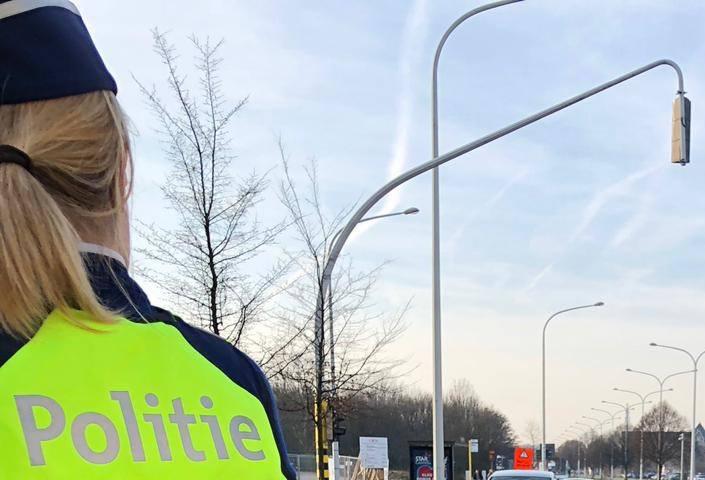 Spookrijden Op De Kaaien In Elektrische Rolstoel: Politie Zet Dronken ...