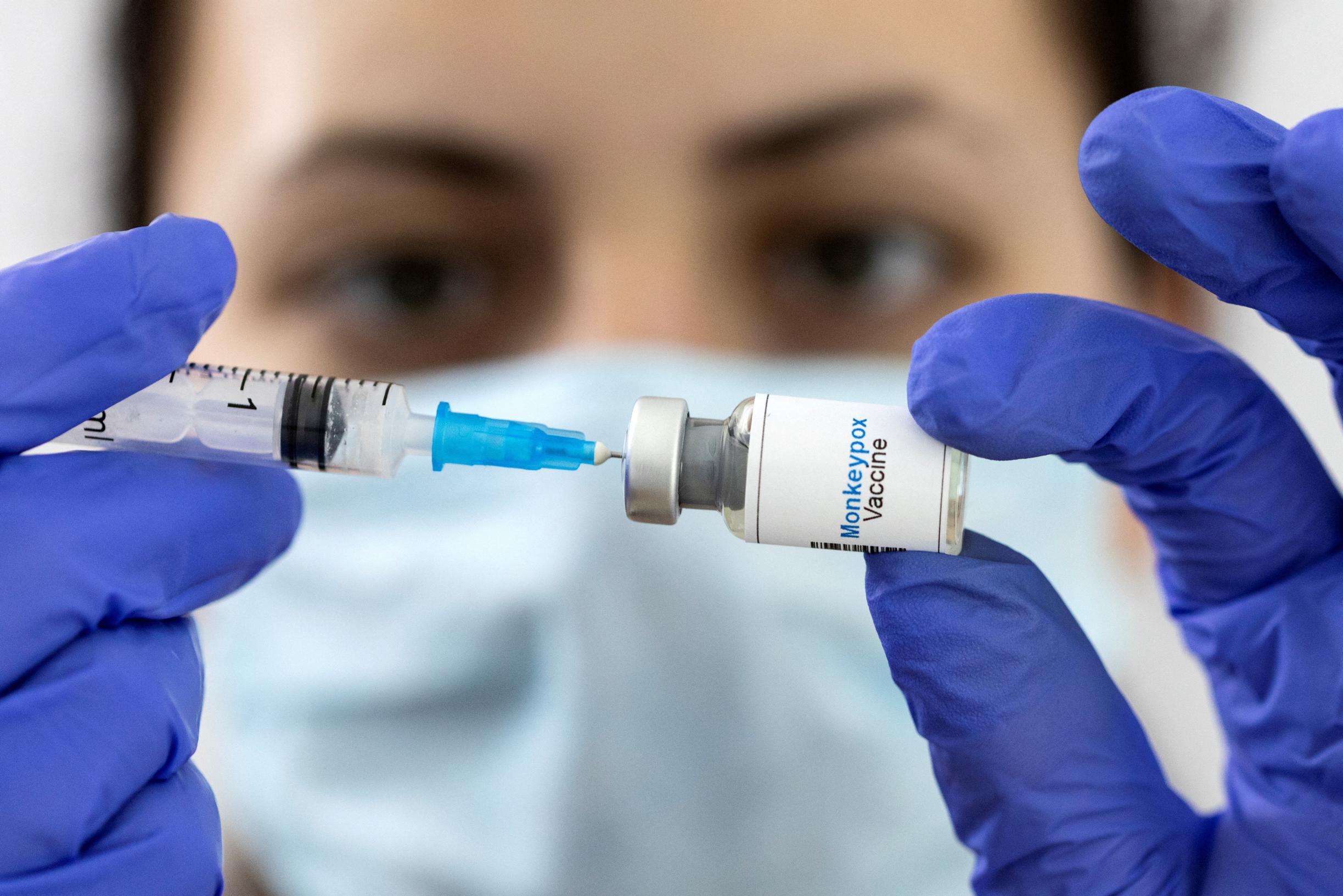 Более 1000 человек могут пройти профилактическую вакцинацию от оспы обезьян в Антверпене (Антверпен)