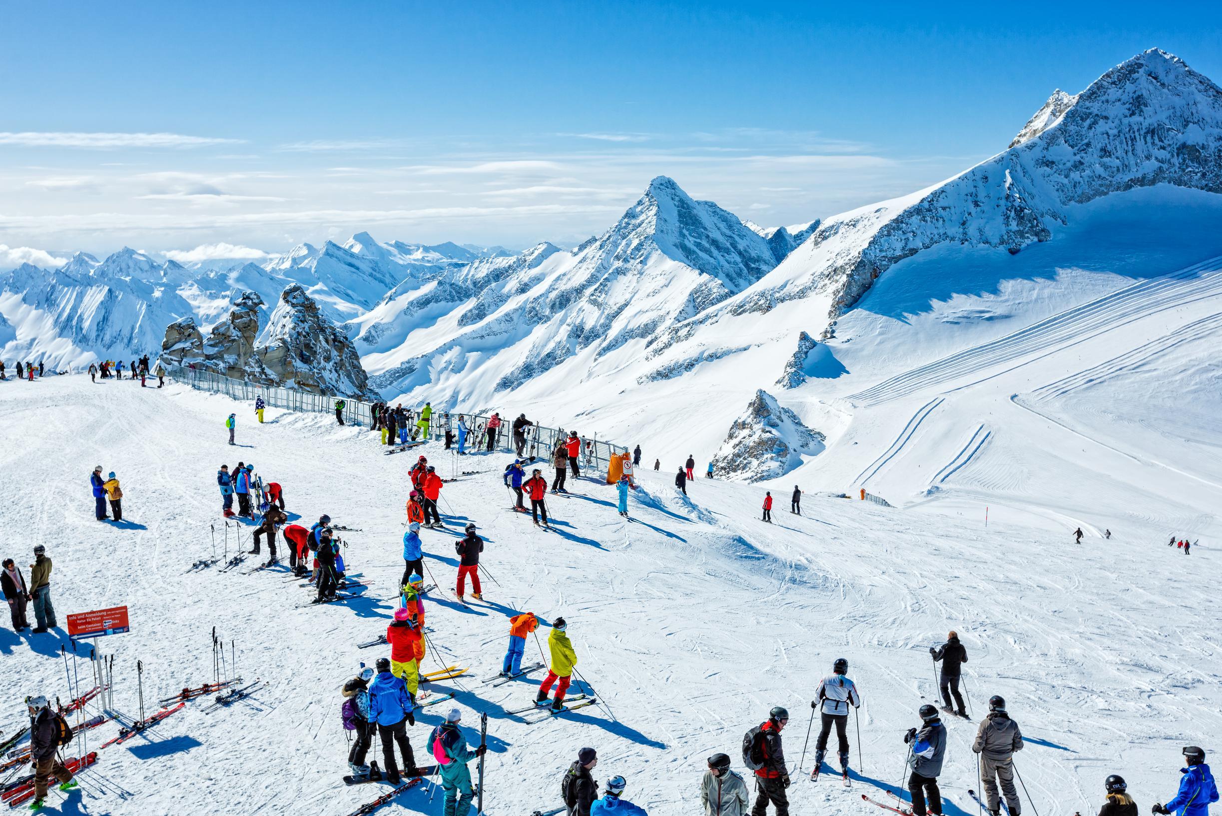 sofa Luchten Autonoom Vlaming bespaart niet op duurdere skireizen, ondanks prijsstijgingen tot  15%: clubformules voor kerstvakantie al zo goed als volgeboekt | Gazet van  Antwerpen Mobile