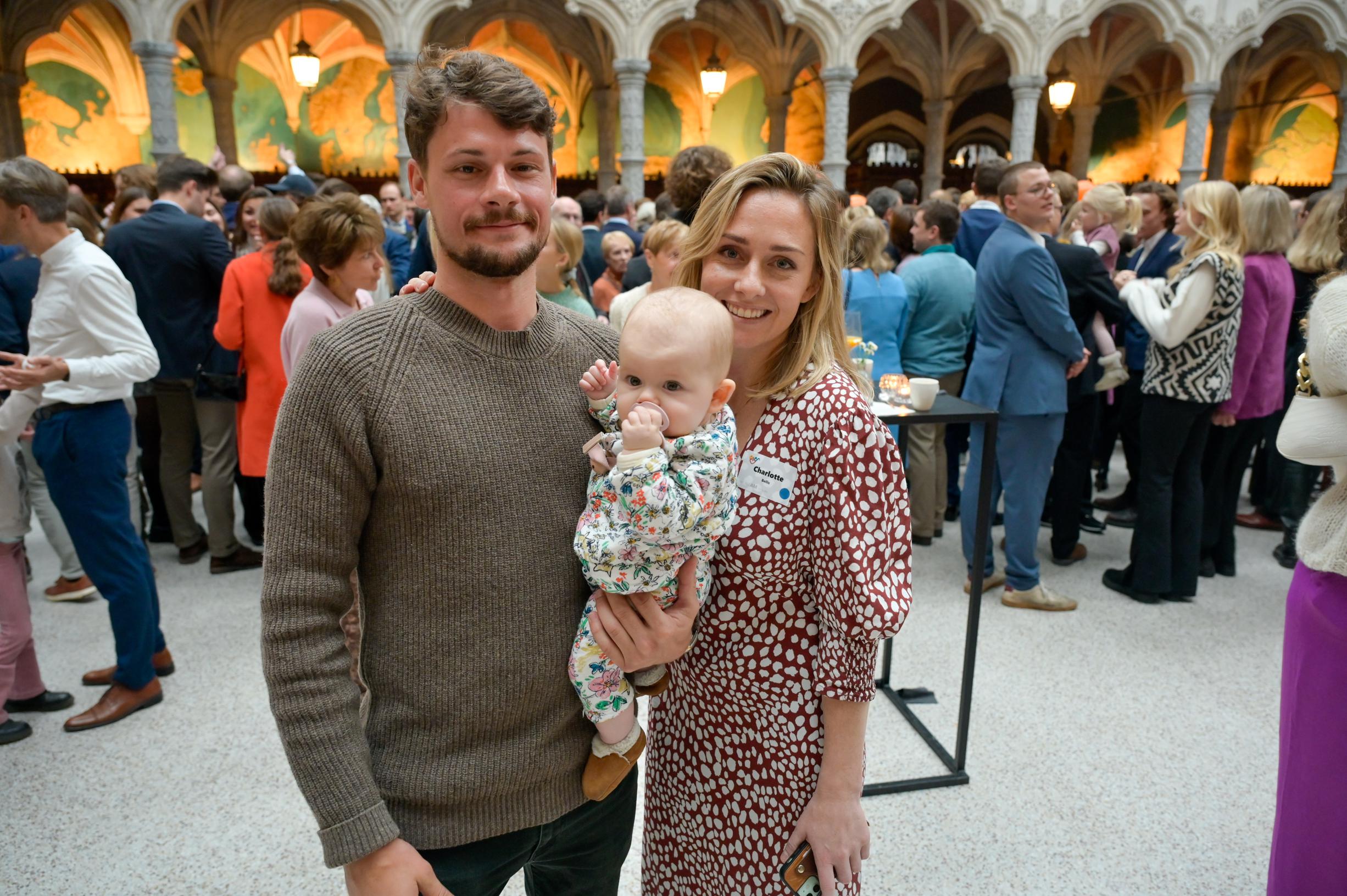 922 Artskes verzamelen in Handelsbeurs voor fotoshoot van de eeuw