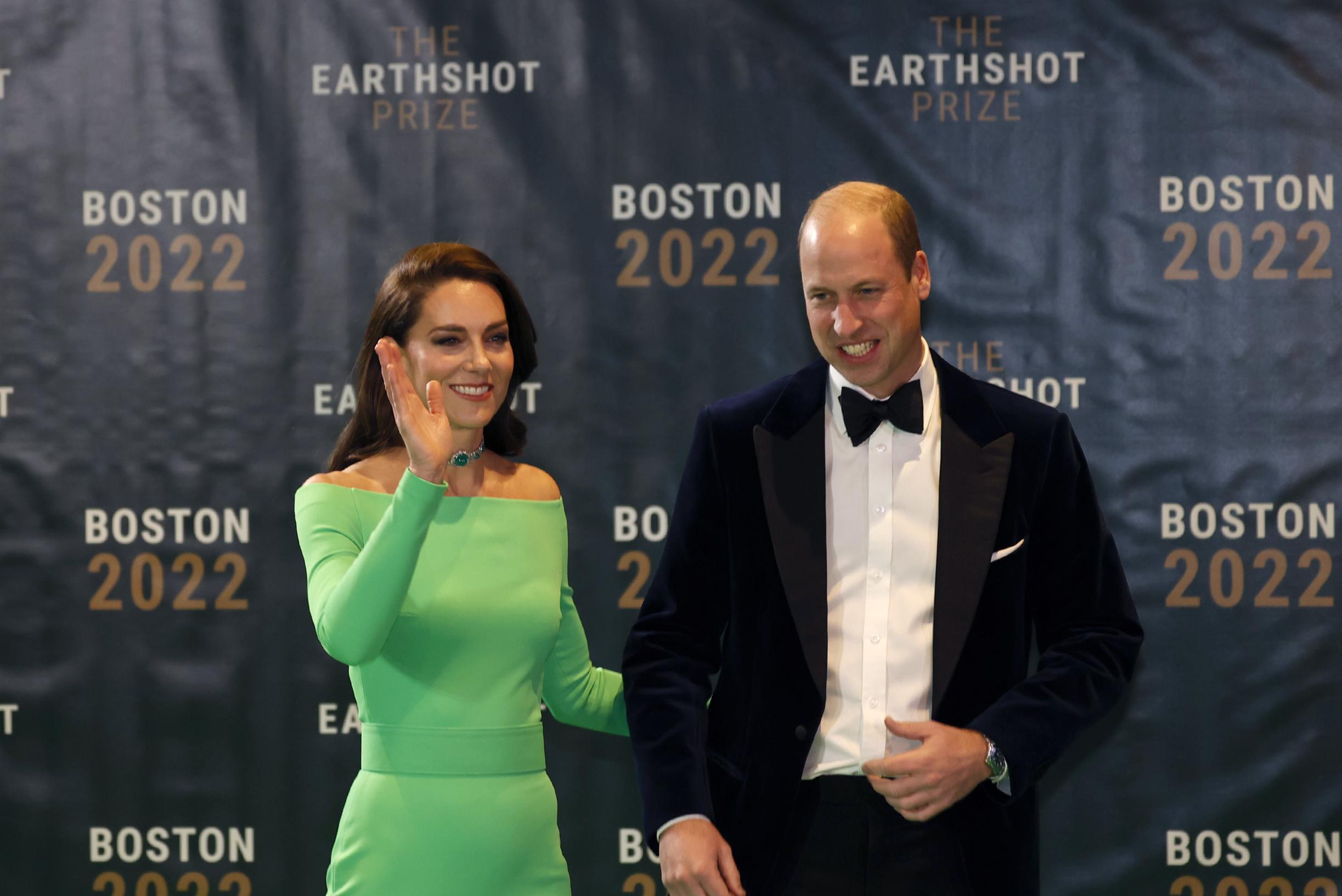 Creative Twitter ha riso del vestito verde scintillante di Kate Middleton