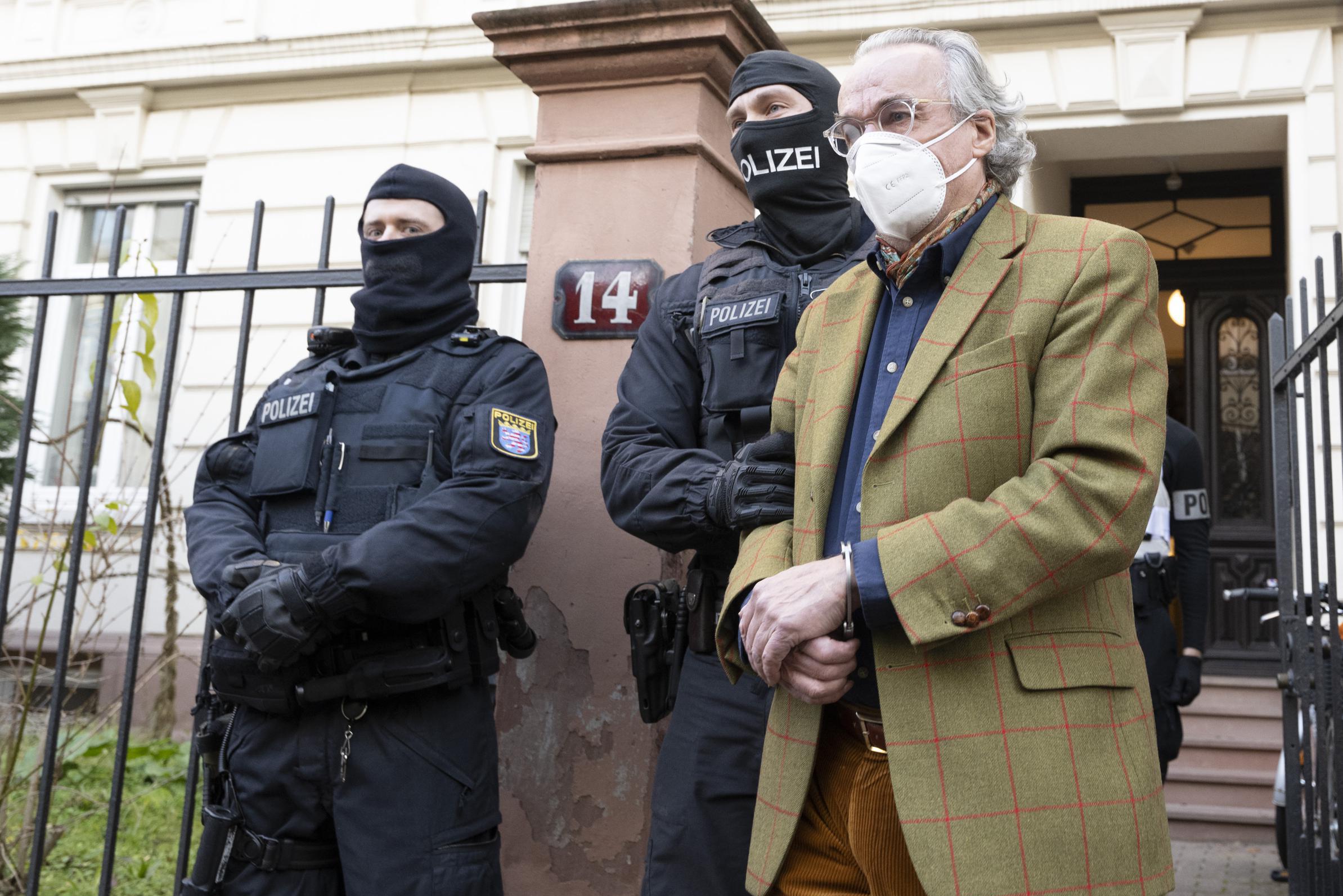 Более известные подробности правых экстремистов, замышлявших государственный переворот в Германии: «казни людей» и золотые слитки на 6 млн евро