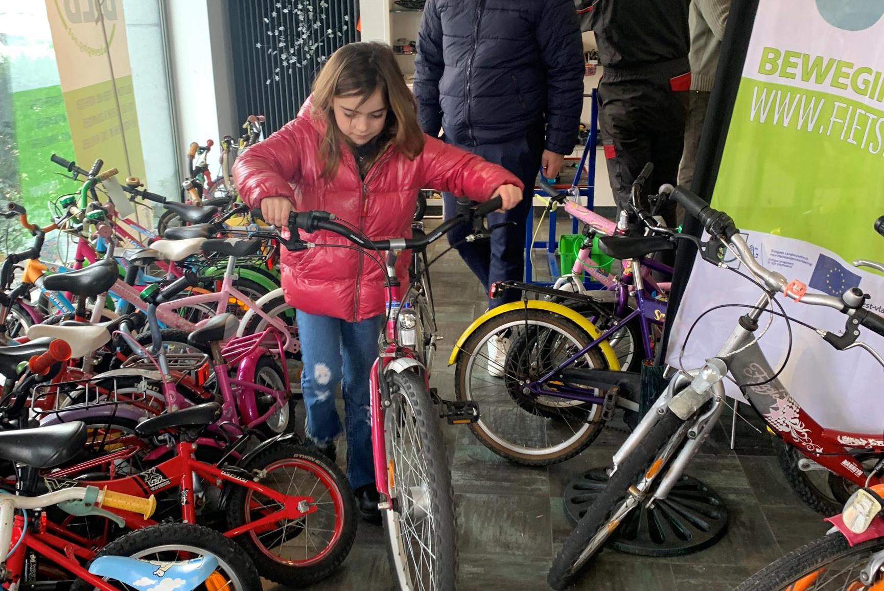fiets Prime Beweegt niet Zo heb je een kinderfiets op maat voor amper 20 euro per jaar: “Je kan er  fietsen ophalen en inleveren zo vaak je wil” | Gazet van Antwerpen Mobile