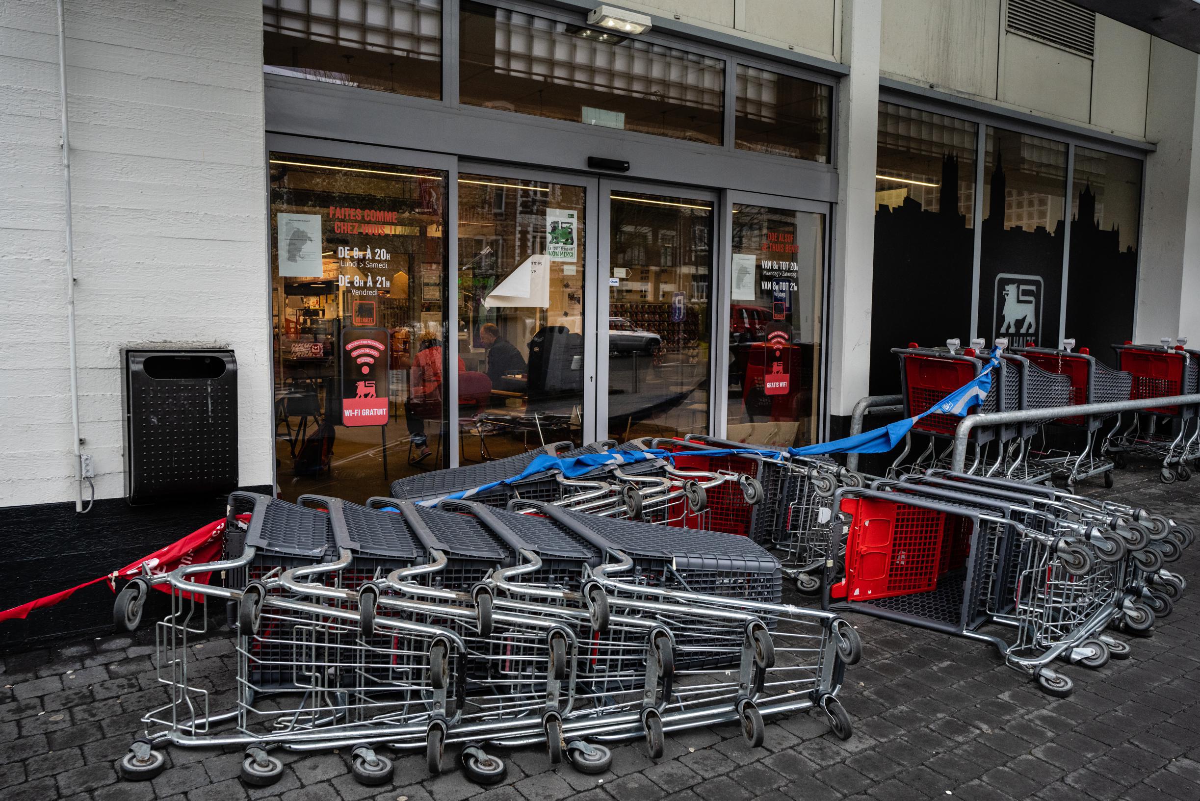 Helft Van Eigen Winkels Bij Delhaize Gesloten, Honderden Werknemers ...