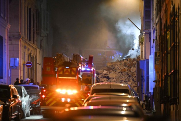 An apartment building collapsed in Marseille after the explosion: eight people are still missing, presumably under the rubble