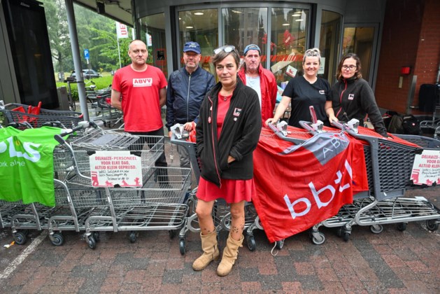 Delhaize Fruithoflaan Berchem: Employees Strike Against Transfer of Own Stores