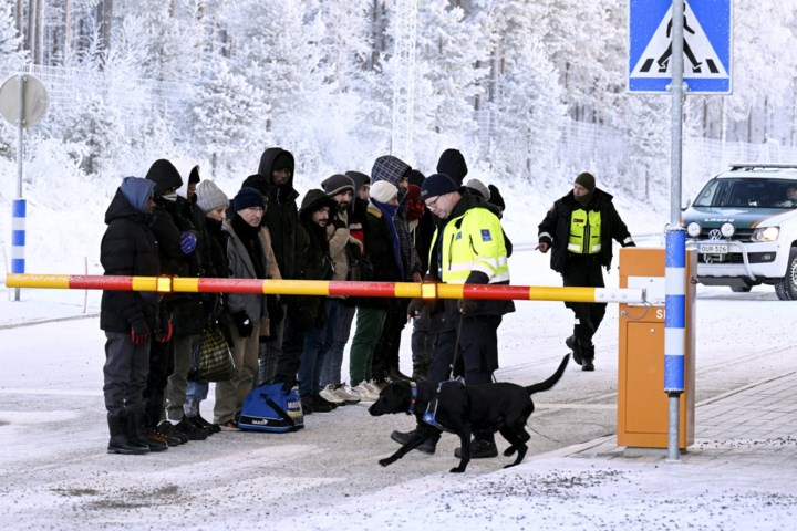 Finland houdt slechts één grensovergang met Rusland open en vraagt hulp van Frontex
