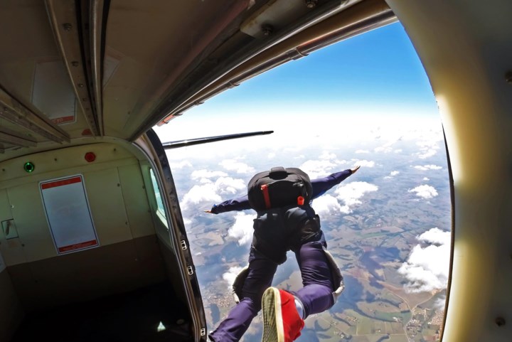 Skydiver wordt na sprong onthoofd door vleugel van vliegtuig, piloot krijgt vliegverbod