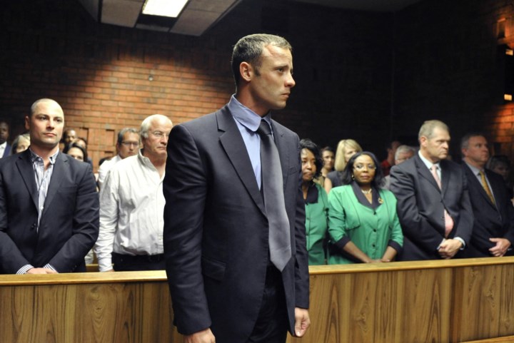 Oscar Pistorius komt vervroegd vrij, meer dan tien jaar nadat hij vriendin Reeva Steenkamp vermoordde