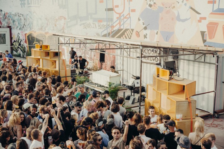 “Zondagnamiddag is de nieuwe zaterdagnacht”: waarom overdag feesten steeds populairder wordt
