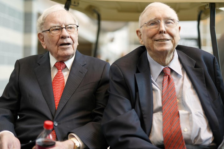 Superinvesteerder Warren Buffet (93) verliest zijn rechterhand: Charlie Munger (99) stond mee aan de wieg van een van de rijkste bedrijven aller tijden