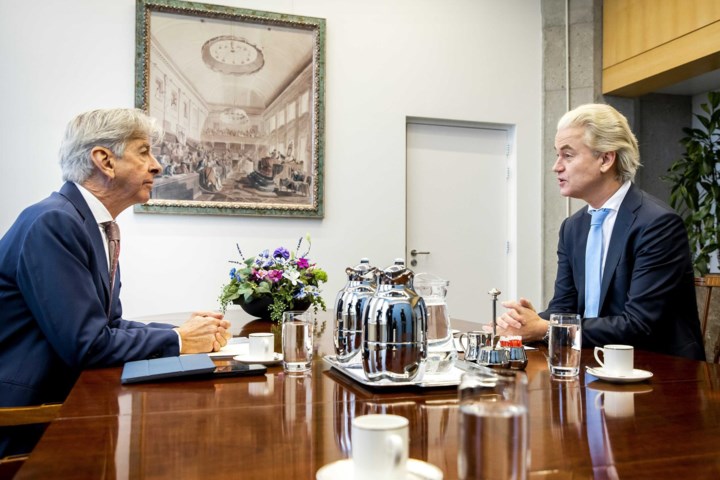 Zelfs nu Wilders plat op de buik gaat, dreigt hij nog naast het premierschap te grijpen