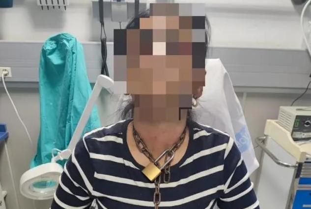 Spaanse vrouw komt geketend aan in ziekenhuis na ontsnapping uit huis van ontvoerder